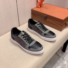 Louis Vuitton Low Shoes